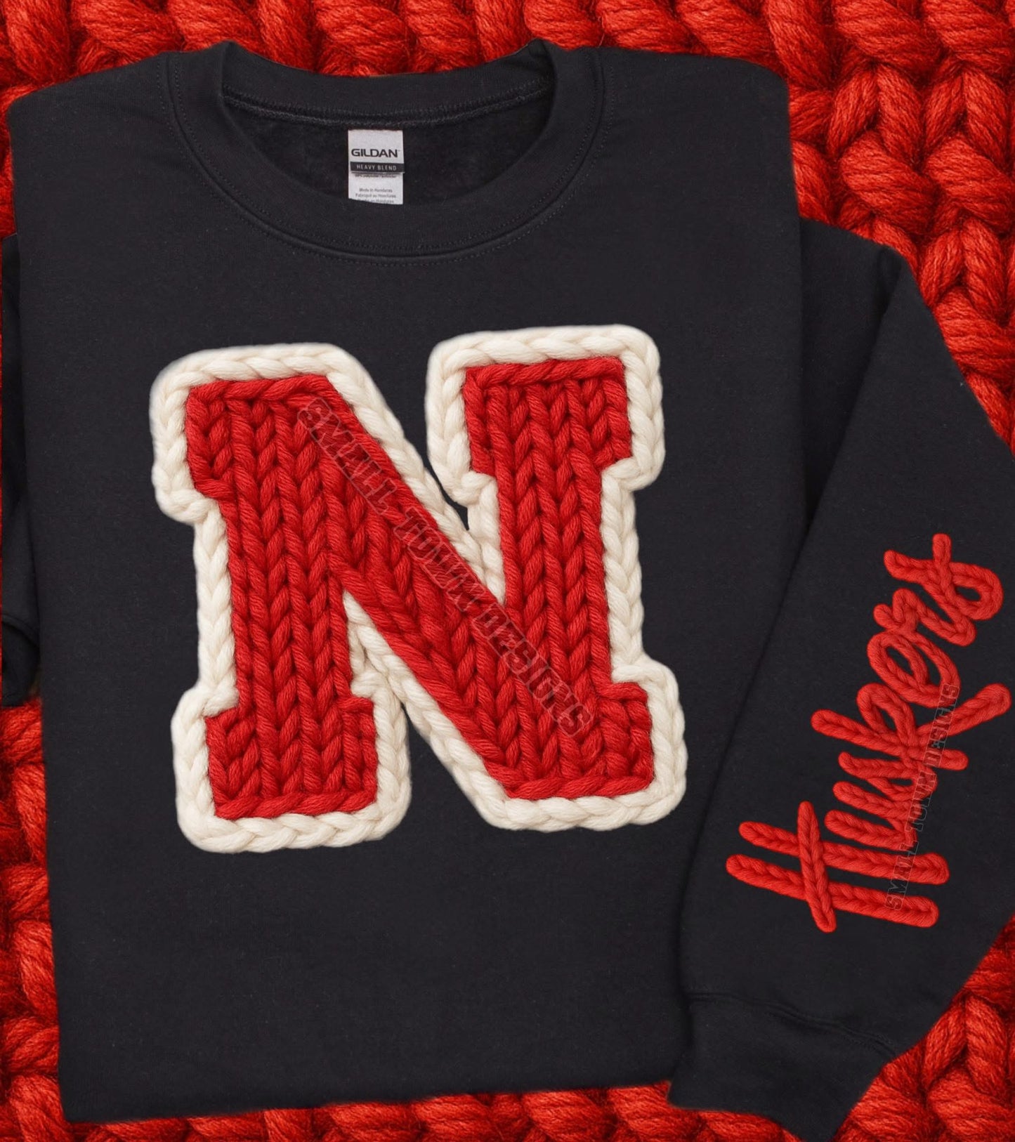 Huskers Faux Yarn Style